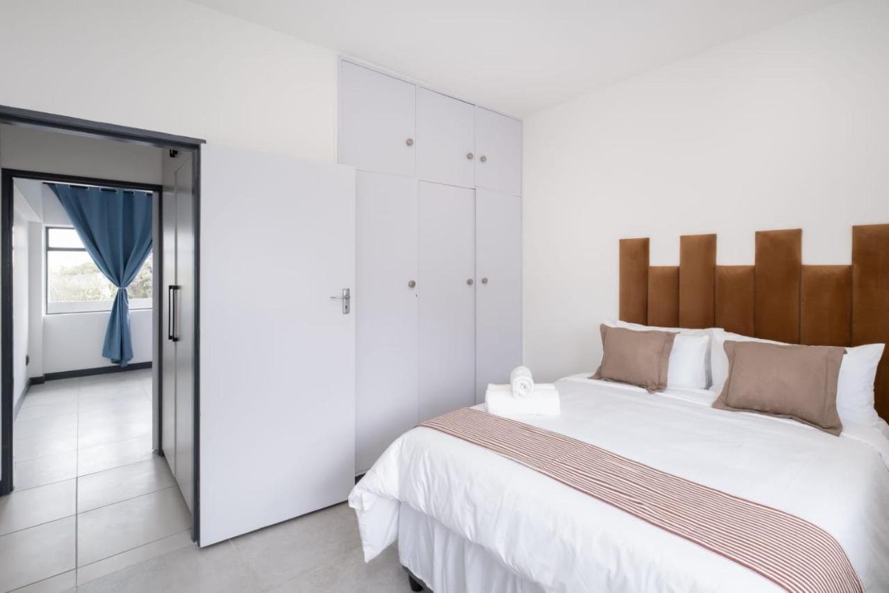 Loxton Apartment *