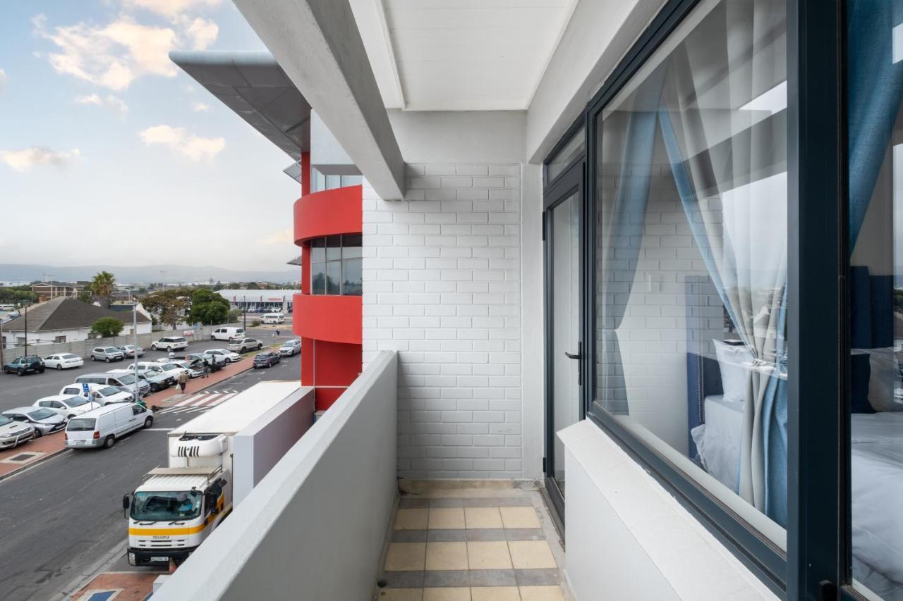 Loxton Apartment *